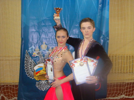 Творческая энергия и бесконечная преданность искусству танца позволили юным шумерлинцам успешно пройти Российский турнир «Огни Марий-Эл – 2012»